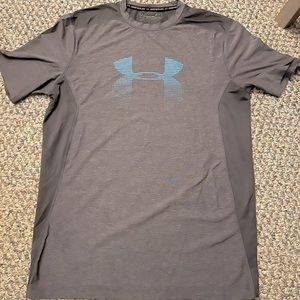 Gray Under Armor t shirt